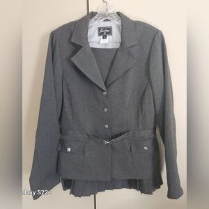 Sweet 2-piece gray chevron business Suit jacket & skirt ruffled bottom bottom